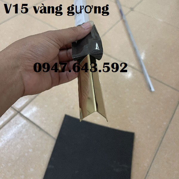 nep-v-inox-vang-guong